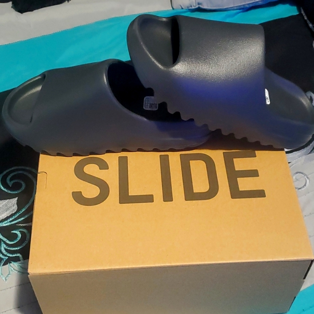 YEEZY SLIDES ONYX